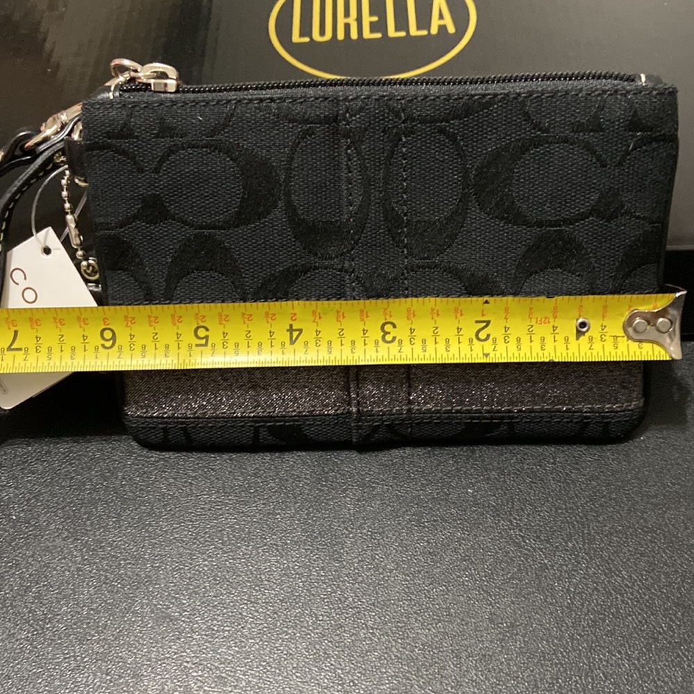 Coach wristlet - Picture 3 of 7